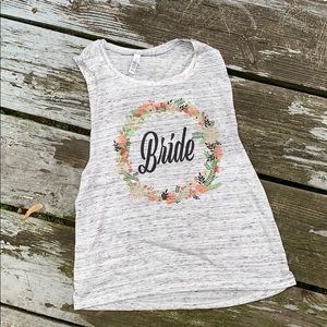 🌻 5 for $25 Bride Grey Floral Tank Top Large
